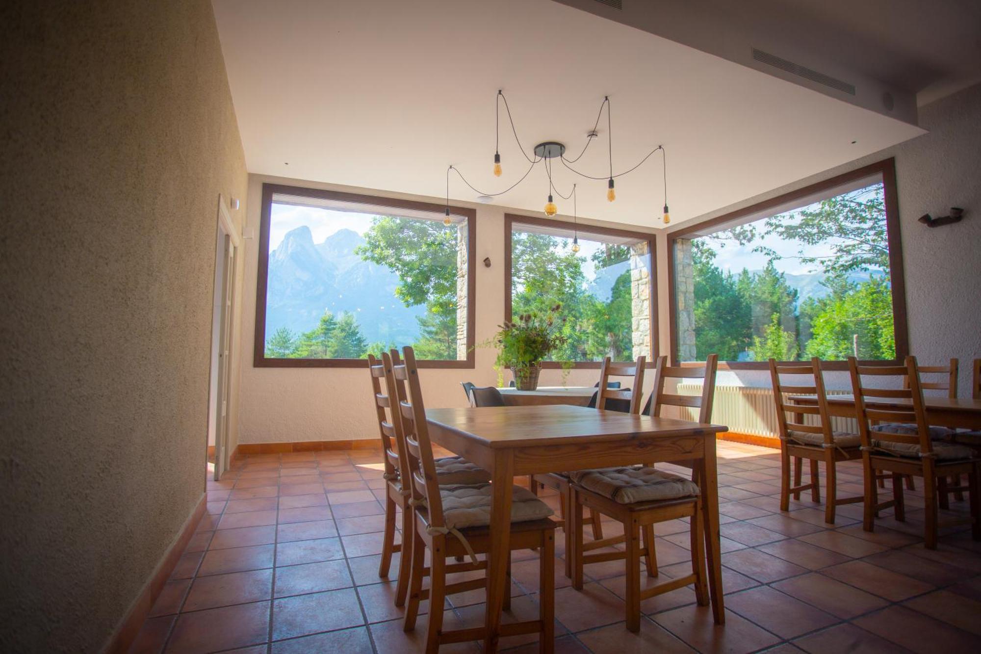 L'Indret Del Pedraforca Adults Only Hotel Saldés Екстериор снимка