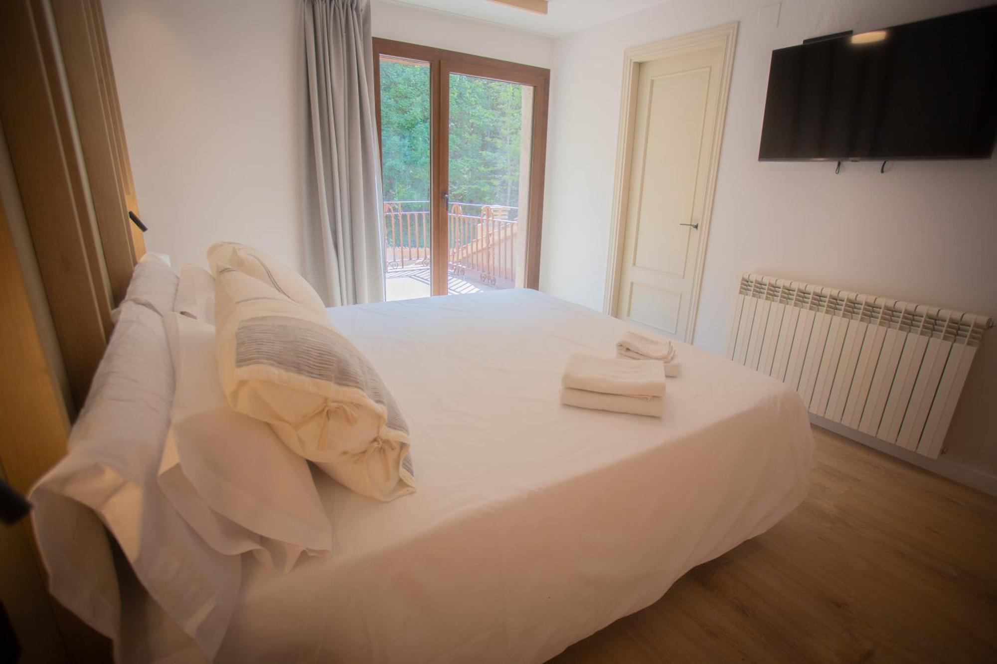 L'Indret Del Pedraforca Adults Only Hotel Saldés Екстериор снимка